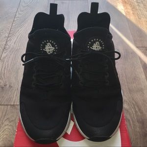 (Sold) Nike Huarache Ultra